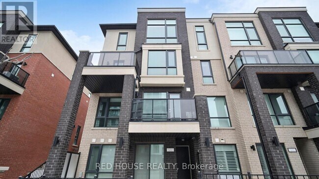 100 Dufay Rd in Brampton, ON - Building Photo - Building Photo