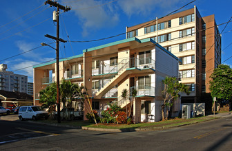 858 Kuikahi St in Honolulu, HI - Building Photo - Building Photo