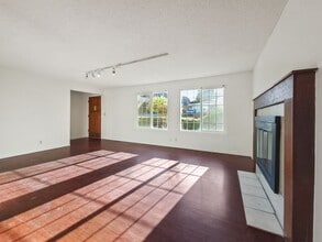 2420 156th Ave SE in Bellevue, WA - Building Photo - Building Photo