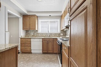 15645 Warwick Ave in Allen Park, MI - Building Photo - Building Photo