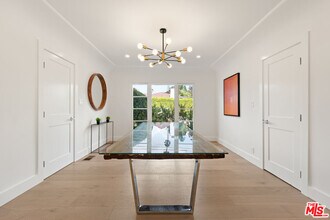 543 N La Jolla Ave in Los Angeles, CA - Building Photo - Building Photo