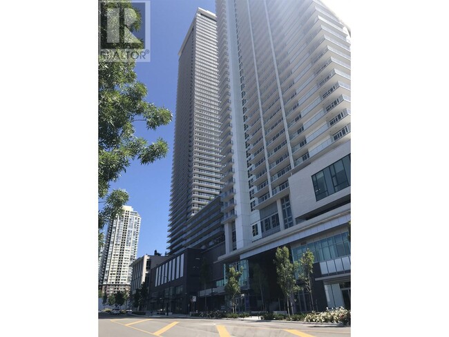 3809-3809 Evergreen Pl