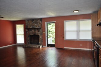 6966 Melbourne Dr in Fayetteville, NC - Building Photo - Building Photo