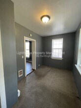 809 W Cedar St in Kalamazoo, MI - Foto de edificio - Building Photo