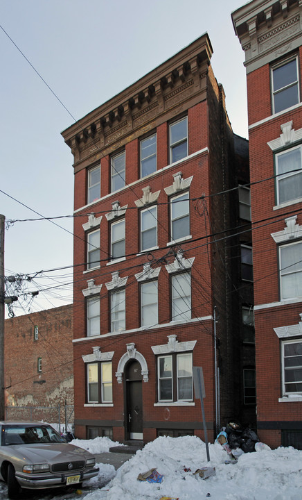 57 Oak St in Jersey City, NJ - Foto de edificio