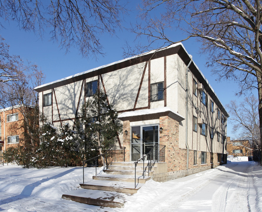 515 4th St SE in Minneapolis, MN - Building Photo