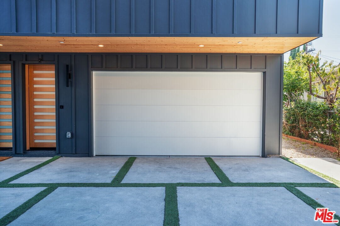 4707 Clinton St in Los Angeles, CA - Building Photo