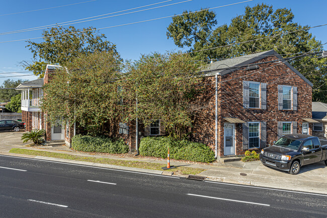 1416 Clearview Pkwy in Metairie, LA - Foto de edificio - Building Photo