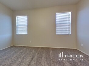 31043 W Mitchell Dr in Buckeye, AZ - Building Photo - Building Photo