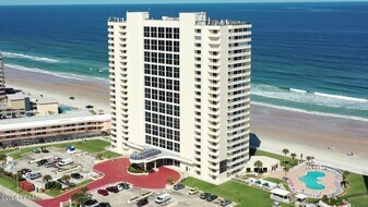 2545 S Atlantic Ave in Daytona Beach, FL - Building Photo