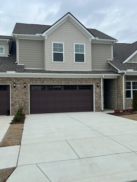 967 Horse Mountain Rd in Shelbyville, TN - Foto de edificio - Building Photo