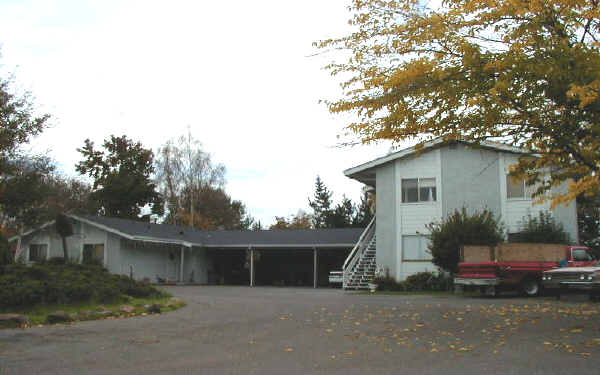 143 Howard St in Petaluma, CA - Foto de edificio - Building Photo