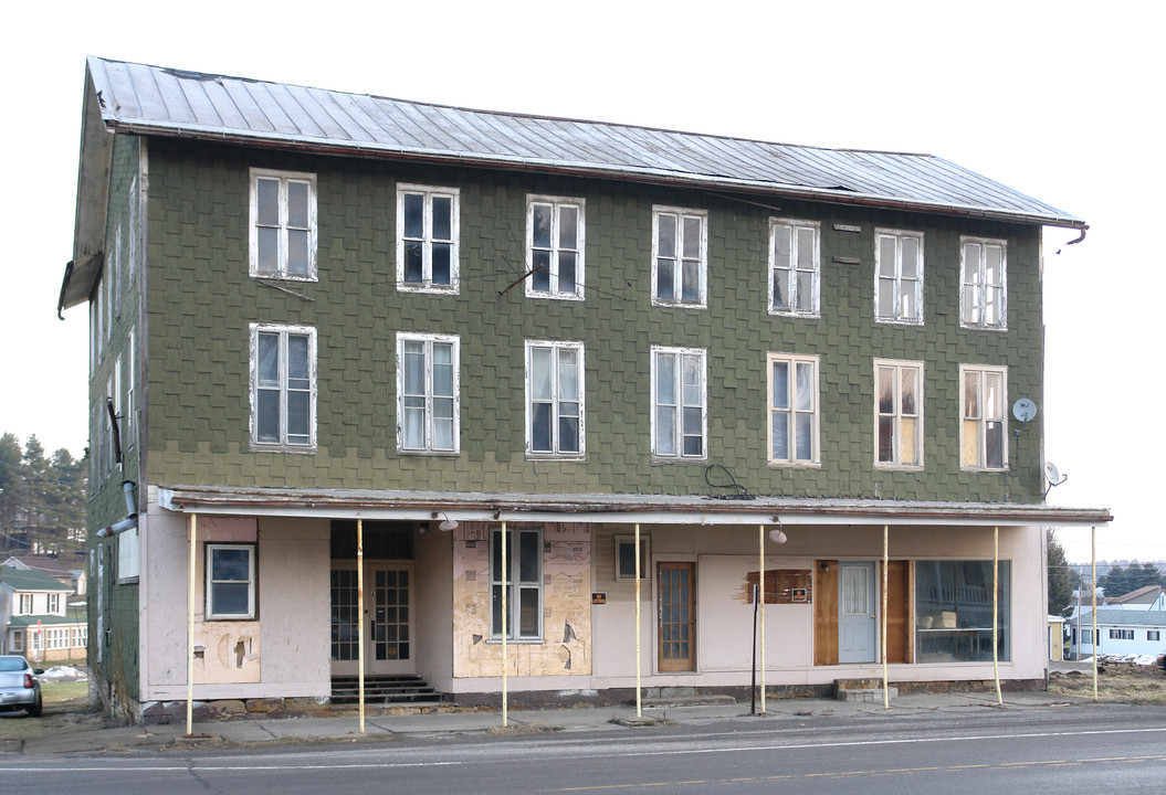 447 Main St in Corsica, PA - Building Photo