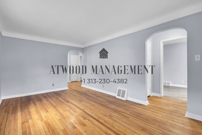 This beautifully updated 3-bedroom, 1-bath single-family home is ready for move-in! in Detroit, MI - Building Photo - Building Photo