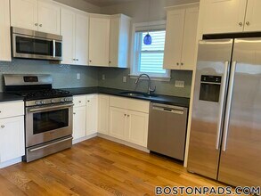 995 Dorchester Ave, Unit 2 in Boston, MA - Building Photo - Building Photo