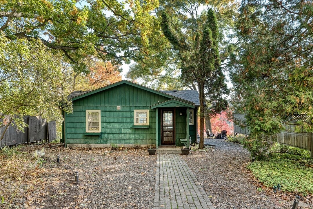 8034 Hill Trail N in Lake Elmo, MN - Building Photo