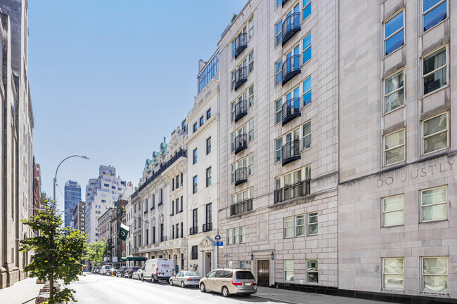 4-6 E 65th St in New York, NY - Building Photo - Building Photo