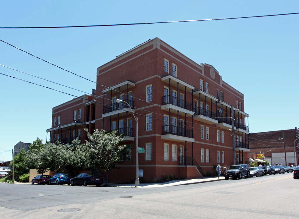 River Crest Condominiums in Memphis, TN - Foto de edificio