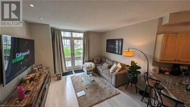 135 James St S in Hamilton, ON - Building Photo - Building Photo