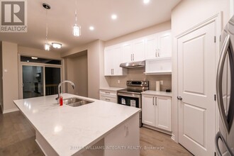 783 Miikana Rd in Ottawa, ON - Building Photo - Building Photo