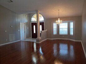 242 SW Amesbury Ave in Port St. Lucie, FL - Building Photo