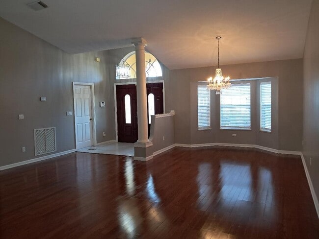 property at 242 SW Amesbury Ave