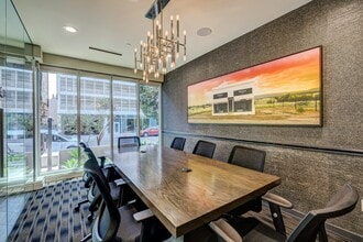 Berkshire K2LA in Los Angeles, CA - Foto de edificio - Building Photo