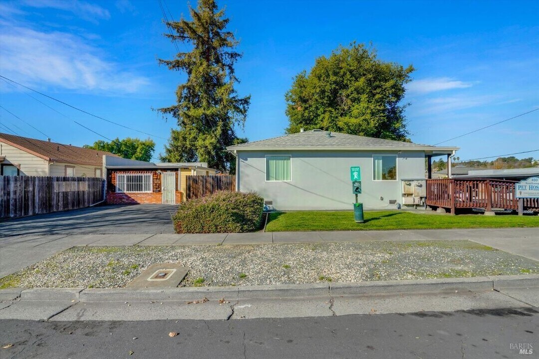 1173 E 5th St in Benicia, CA - Building Photo