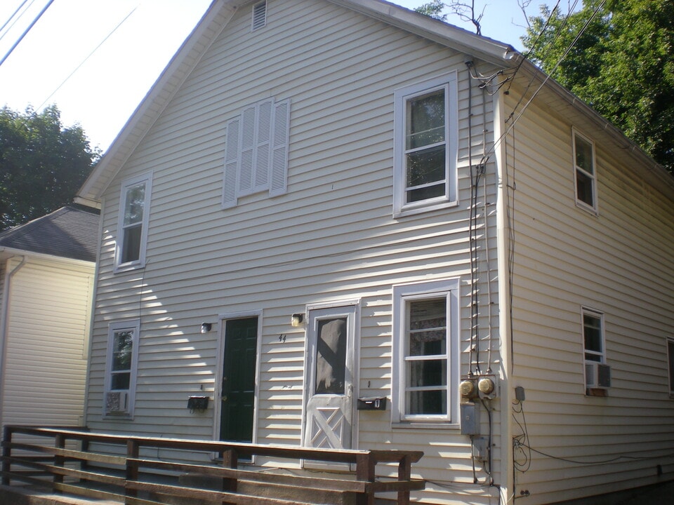 44 S Bates St in Akron, OH - Building Photo