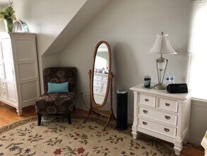 86 Chapel St in Newton, MA - Foto de edificio - Building Photo