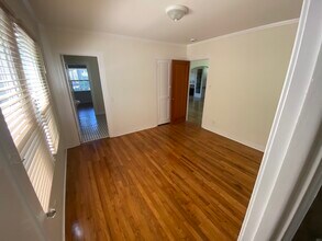 1057 E Main St in Ventura, CA - Building Photo - Building Photo