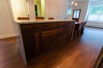 11 Academy St in Auburn, ME - Foto de edificio - Building Photo