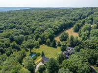 35 Schoolhouse Rd in Roxbury, CT - Building Photo - Building Photo