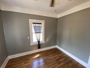 1017 Elm St NW in Salem, OR - Building Photo - Building Photo