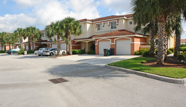 The Tides / The Breezes and Castlewood in Coral Springs, FL - Foto de edificio - Building Photo