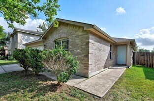 361 Carriage Way in Kyle, TX - Building Photo