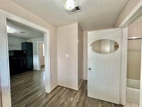 305 N Live Oak St in Houston, TX - Building Photo - Building Photo