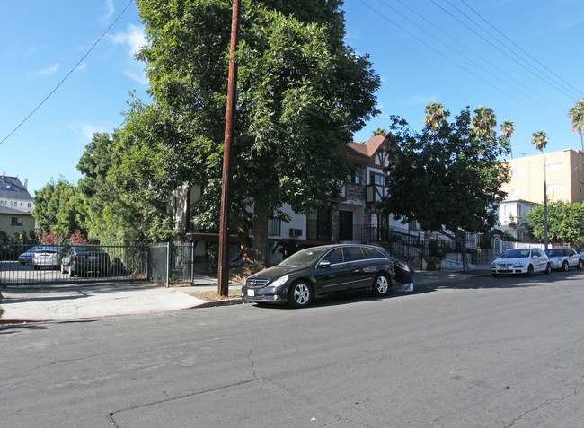 1761 N Harvard Blvd in Los Angeles, CA - Building Photo - Building Photo