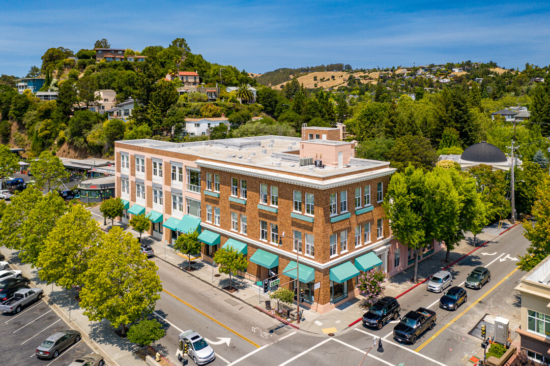 1 H St in San Rafael, CA - Building Photo