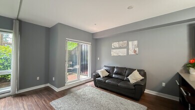13321 102 A Ave in Surrey, BC - Building Photo - Building Photo