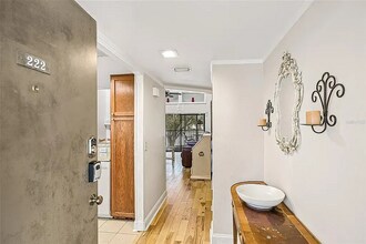 222 Woodlake Wynde, Unit 222 in Oldsmar, FL - Foto de edificio - Building Photo