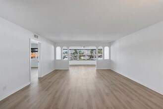 3111 NE 51st St, Unit 202C in Fort Lauderdale, FL - Building Photo - Building Photo