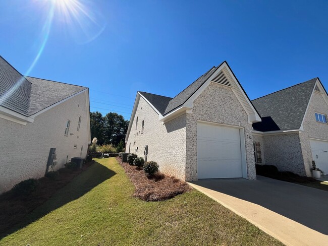 542 Cloverdale Dr in Auburn, AL - Building Photo - Building Photo