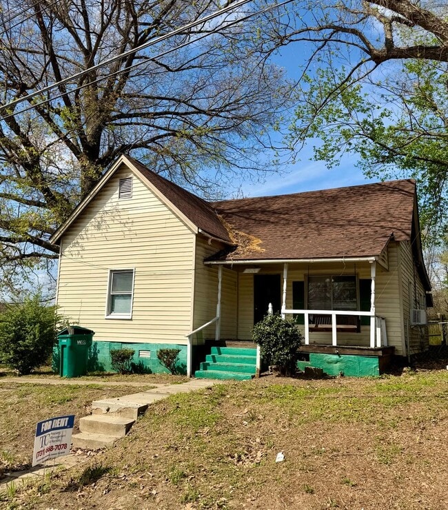 property at 207 S Hays Ave