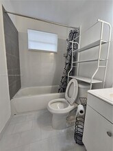 6047 Polk St in Hollywood, FL - Foto de edificio - Building Photo