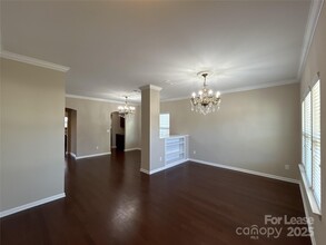 623 Dewey Ct in Fort Mill, SC - Foto de edificio - Building Photo