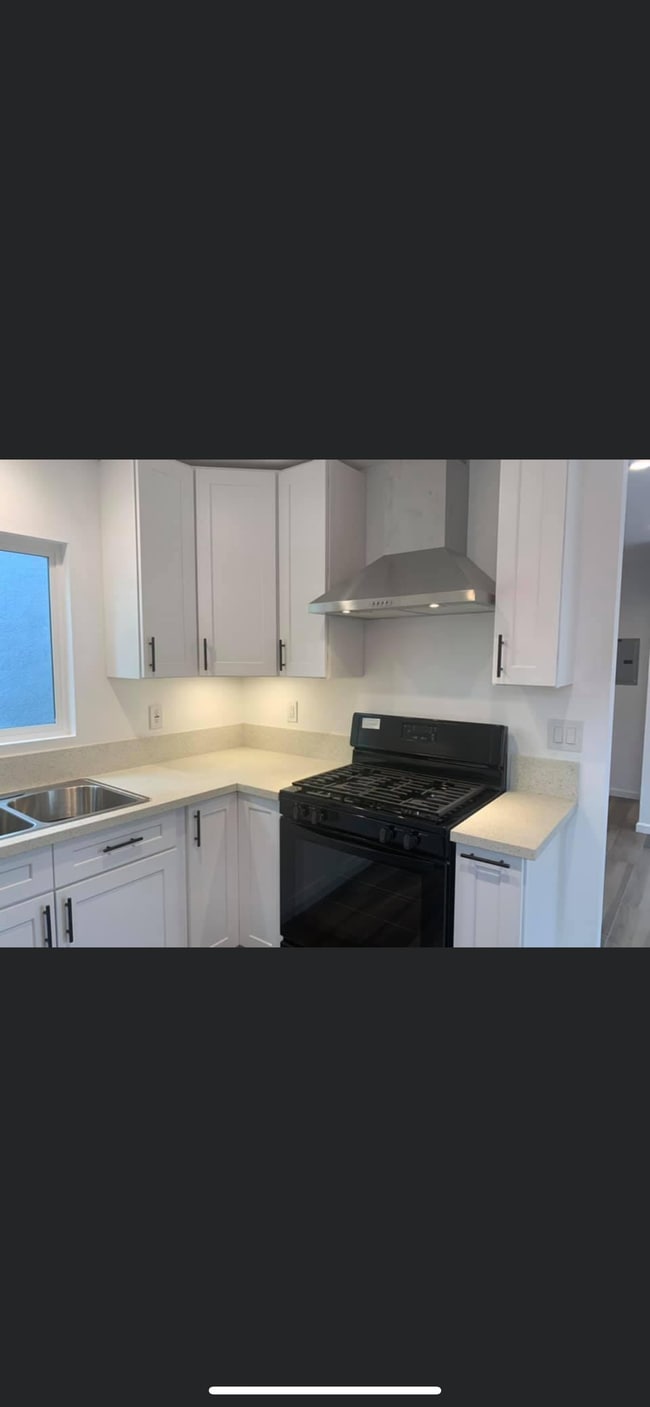property at 4710 Townsend Ave