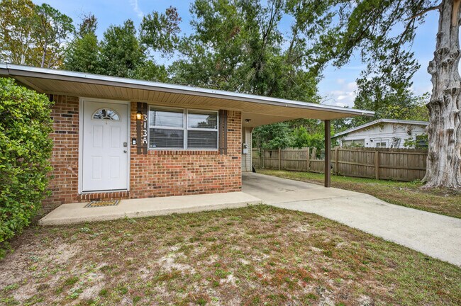 313 Brackin St in Crestview, FL - Building Photo - Building Photo