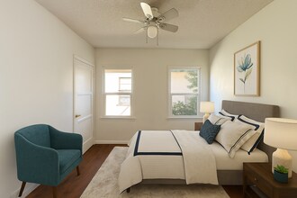 14210 Sylvan St in Los Angeles, CA - Building Photo - Building Photo