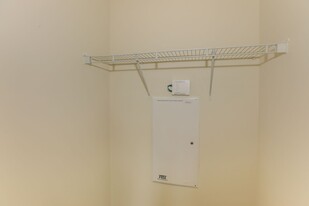 56 Brownstone Way in Englewood, NJ - Building Photo